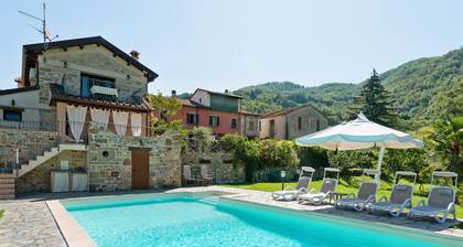 Lavish Villa in Spicciano-fivizzano With Swimming Pool