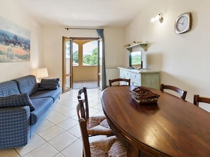 Apartment | Dining