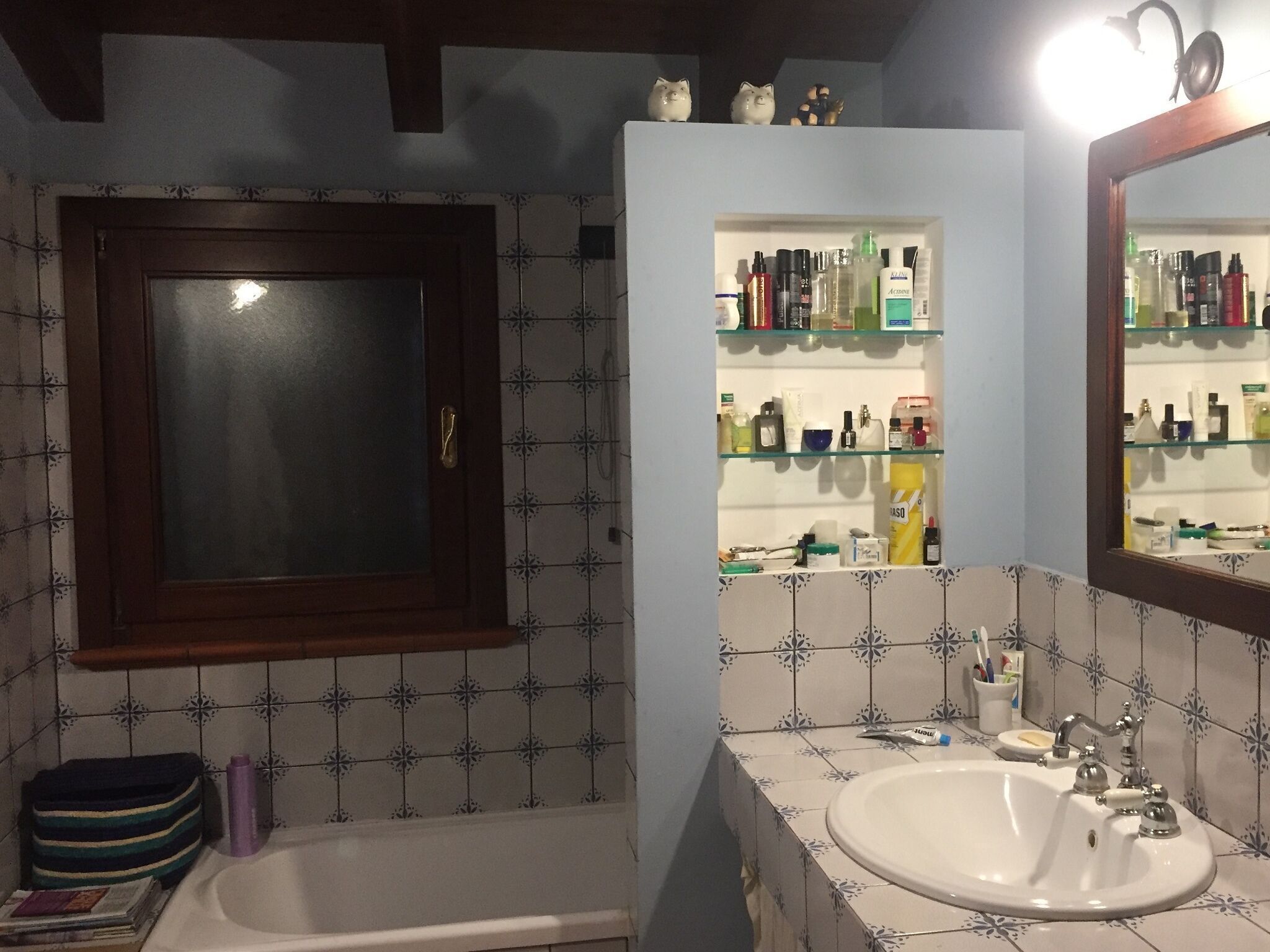 Villa | Salle de bain | Ensemble douche/baignoire, serviettes fournies