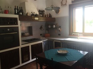 Villa | Cuisine privée | Réfrigérateur, micro-ondes, four