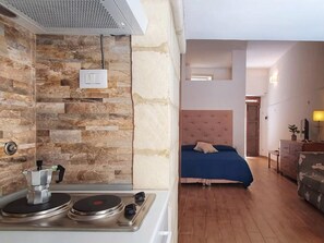 House | Private kitchen | Fridge - Beautiful Holiday Home in Siracusa With Sea View (Syracuse)