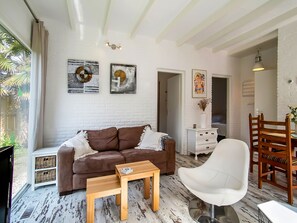 Bungalow | Sala de estar | Chimenea 