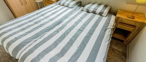 Maison | 4 chambres, ameublement unique, fer et planche à repasser