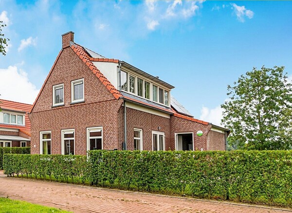 Breskens Haven: Relax, Explore & Dine - Breskens