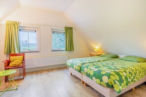 Maison | 4 chambres, ameublement personnalisé, fer et planche à repasser