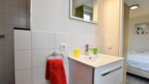 Ferienhaus | Badezimmer | Badewanne, Handtücher