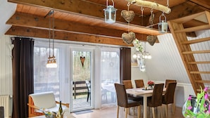 Dining - Cozy Holiday Home in Bad Arolsen near River (Bad Arolsen)