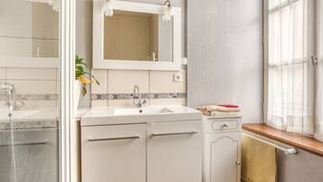 House | Bathroom | Shower
