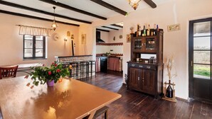 Dining - Luxurious Villa in Pazin With Swimming Pool (Karojba)
