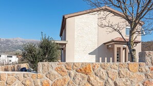 Unclassified image, 3 of 40, button - Bright Holiday Home in Jasenice near Beach (Jasenice)