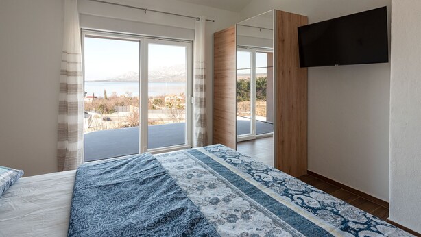 Unclassified image, 1 of 40, button - Bright Holiday Home in Jasenice near Beach (Jasenice)