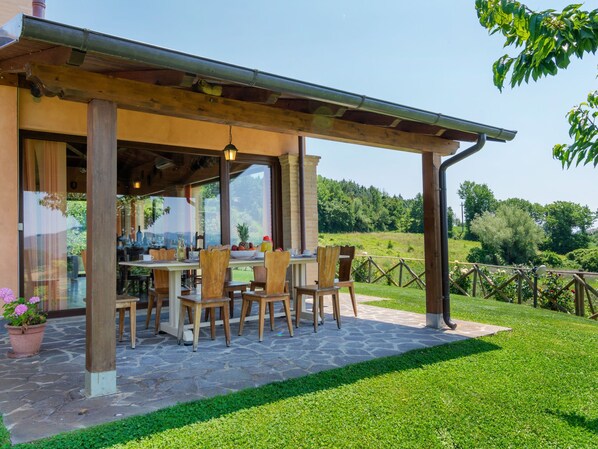 Exterior - Charismatic Holiday Home in Montone With Private Pool (Montone)
