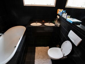 House | Bathroom - Pleasant Holiday Home in Gaastmeer With Sauna (Gaastmeer)