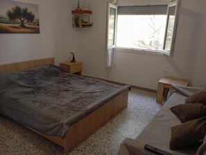 House | 2 bedrooms, bed sheets