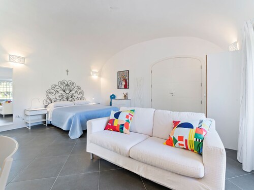 Beguiling Holiday Home in Santa Maria di Castellabate With Garden
