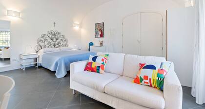 Beguiling Holiday Home in Santa Maria di Castellabate With Garden