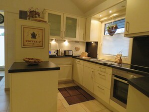 Fridge, oven, dishwasher