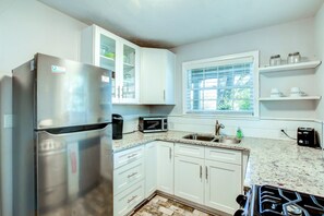 Oven, stovetop, dishwasher, coffee/tea maker