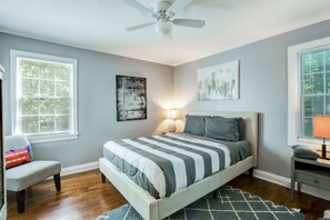 3 bedrooms, laptop workspace, iron/ironing board, WiFi