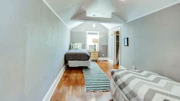 3 bedrooms, laptop workspace, iron/ironing board, WiFi