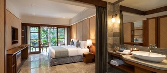Grand Deluxe Balcony with Garden view