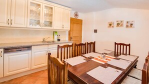Unclassified image, 5 of 34, button - Elegant Apartment in Salvenberg With Skiwelft Hopfgarten (Hopfgarten im Brixental)