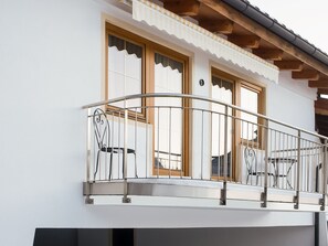 Balcony - Elegant Apartment in Salvenberg With Skiwelft Hopfgarten (Hopfgarten im Brixental)