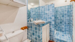 Villa | Bathroom - Lavish Villa in Gassin With Swimming Pool (Gassin)