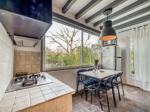 Dining - Lavish Villa in Gassin With Swimming Pool (Gassin)