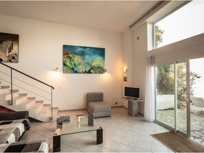 Apartment | Living room - Exceptional Loft IN Porticcio Feet IN THE Water (Grosseto-Prugna)