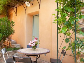 Reception - Secluded Holiday Home in Rustrel With Swimming Pool (Rustrel)