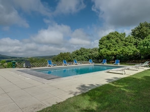 Outdoor pool - Secluded Holiday Home in Rustrel With Swimming Pool (Rustrel)