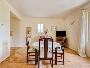 Dining - Secluded Holiday Home in Rustrel With Swimming Pool (Rustrel)