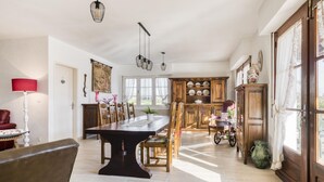 Dining - Lavish Holiday Home in Granges-sur-lot With Garden (Granges-sur-Lot)