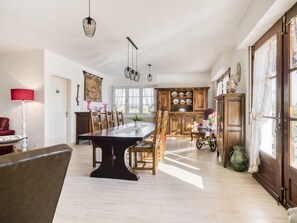 Dining - Lavish Holiday Home in Granges-sur-lot With Garden (Granges-sur-Lot)