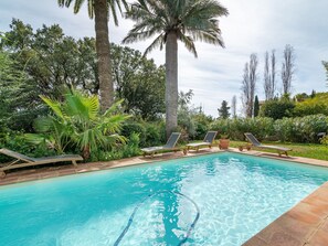 Outdoor pool - Premium Holiday Home in Cannes la Bocca With Swimming Pool (Cannes)