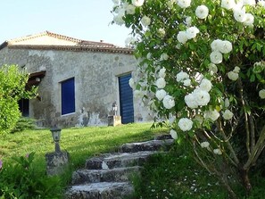 Exterior - Lovely Cottage in Madaillan With Private Swimming Pool (Madaillan)
