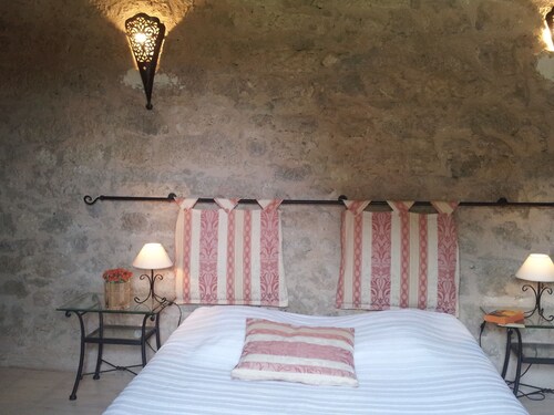 Lovely Cottage in Madaillan With Private Swimming Pool