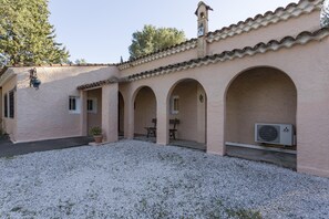 Villa | Exterior - Villa in Frejus With Private Pool & Beach Nearby (Fréjus)