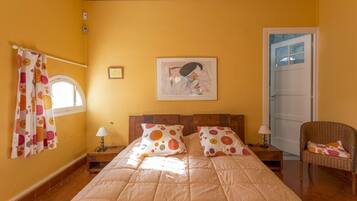 5 bedrooms, bed sheets