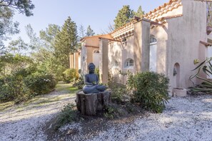 Villa | Garden - Frejus Villa With Private Pool & Beach (Fréjus)