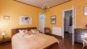 5 bedrooms, bed sheets