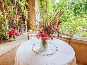 Dining - Secluded Holiday Home in Rustrel With Swimming Pool (Rustrel)