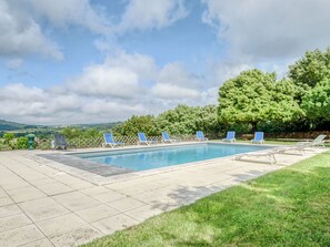 Outdoor pool - Secluded Holiday Home in Rustrel With Swimming Pool (Rustrel)