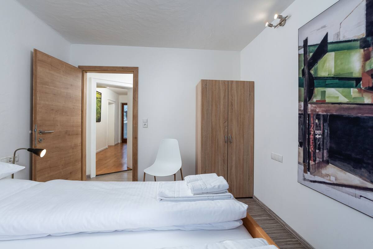 Apartment PANORAMA VIEW (incl. Bed linen and Cleaning fee) | 3 室のベッドルーム 、アイロン / アイロン台、客室ごとに異なる装飾、客室ごとに異なるインテリア