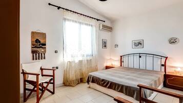 Cottage | 3 bedrooms, bed sheets