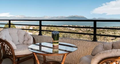 Holiday Villa With sea View in Paralia Avlidas