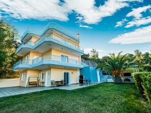 Exterior - Restful Holiday Home in Attica With Garden and Fireplace (Megara)