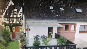 Villa | Balcony - Comfortable Holiday Home in Ernst With Patio (Ernst)