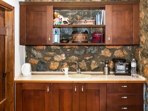 House | Private kitchen | Fridge, stovetop